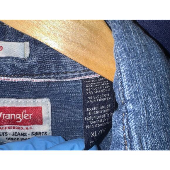 Wrangler Chambray Pearl Snap Button Up Shirt Men's XL Fisherman Distressed Fall - Picture 9 of 9